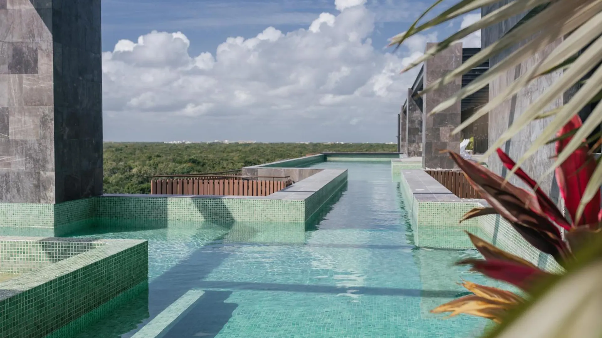 Studio/Hotel Zone/Infinity Pool/Amira-203B By Sandy Powerpul Tulum