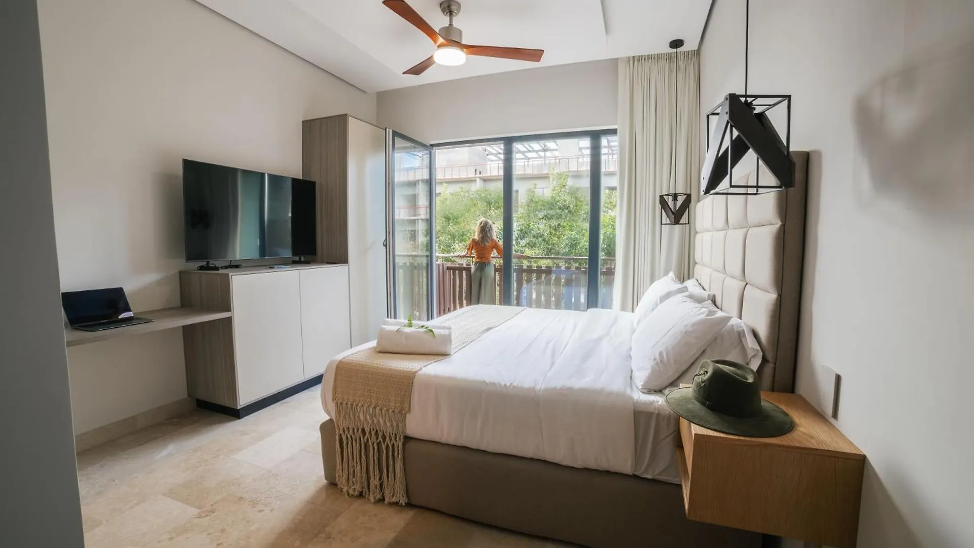 Studio/Hotel Zone/Infinity Pool/Amira-203B By Sandy Powerpul Tulum